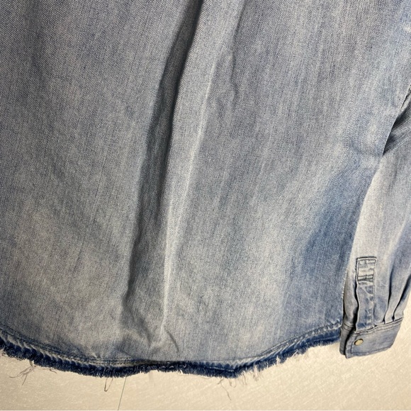 Azul by Moussy Chambray Snap Button Shirt Size Medium - Picture 6 of 10